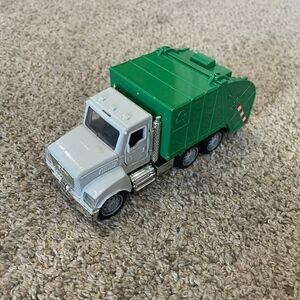 Recycling Garbage Truck Green Battat Sound and Lights